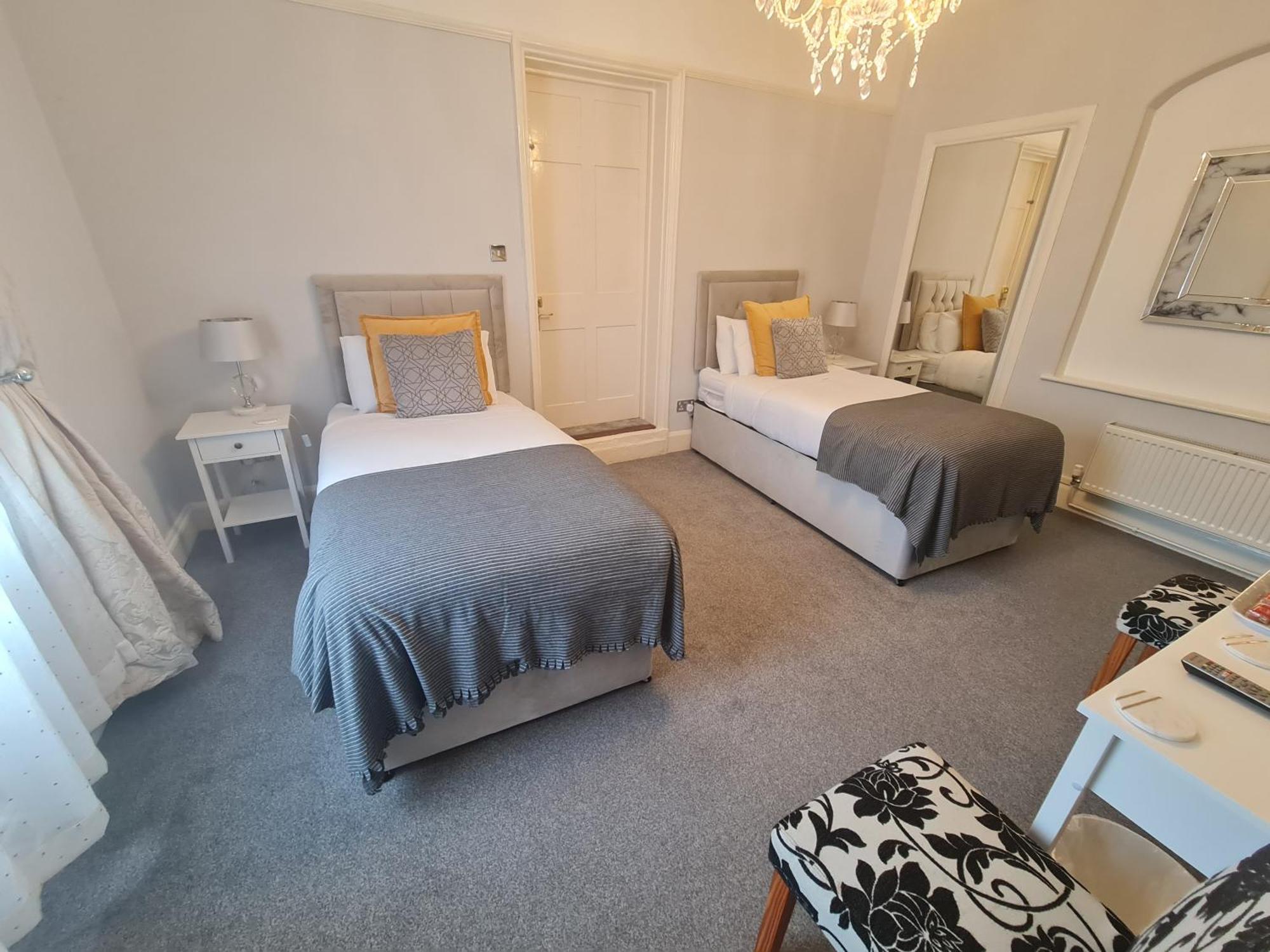 Beaufort Lodge - Central Location & Free Parking Taunton Luaran gambar